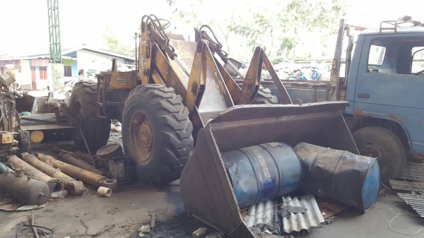 ขายตามสภาพ รถตัก KOBELCO LK300 เอวอ่อน เครื่องดี ซ่อมเกียร์ใช้งานได้เลย ราคาต่อรองได้