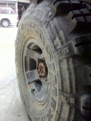 ล้อแม็กพร้อมยาง A คู่ 34 11.5 15 ปี2711 ดอกเต็มๆ ล้อแม็กพร้อมยาง A คู่ 34 11.5 15 ปี2711 ดอกเต็มๆ