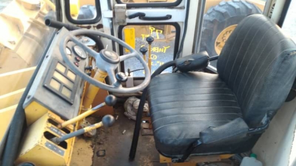 Komatsu 515-2 เก่าญี่ปุ่น โทร.090-986-2521 อ๊อบ Komatsu 515-2 เก่าญี่ปุ่น โทร.090-986-2521 อ๊อบ