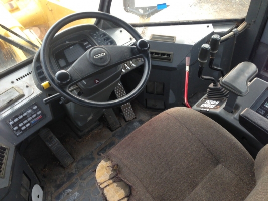 Komatsu wa300-3E เก่าญี่ปุ่น โทร.090-986-2521 อ๊อบ