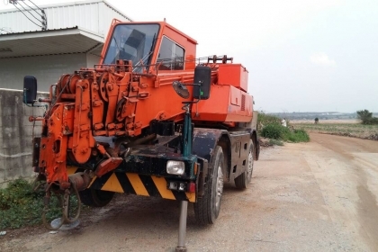 ขายเครน 4 ล้อ 10 ตัน KATO-KR-10HM พร้อมใช้