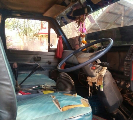 หกล้อ อีซูซุ NPR115ปี35เกียร์สั้น ท้าย F ดั้ม5คิว สภาพดีเดิมๆพร้อมใช้ ทะเบียนพร้อมโอน