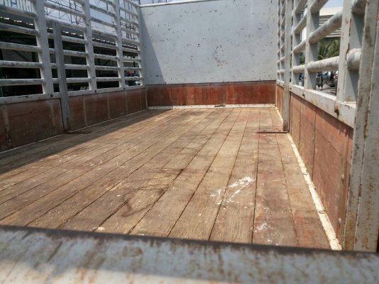 หกล้อ isuzu 150 แรง รถวิ่งน้อย หกล้อ isuzu 150 แรง รถวิ่งน้อย