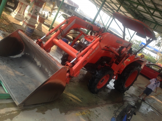 ขายรถตักคูโบต้า36แรง สวยจัดมากๆถูกๆ