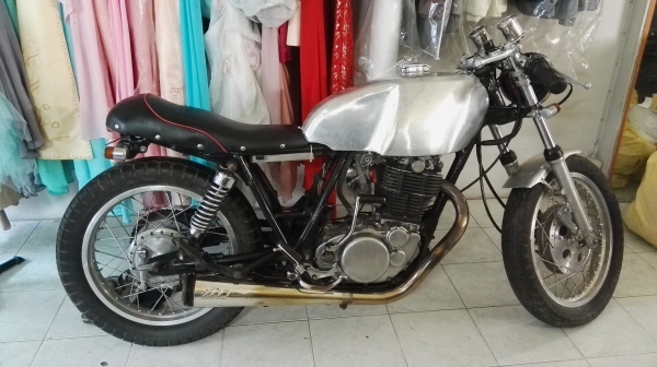 ขออนุญาติขาย SR400 inv. แต่งคาเฟ่