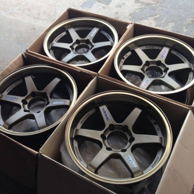 แม็กใหม่ TE 37 ก้านตรง ขอบ 18 ปั๊มครบ แผ่นเพทครบ กว้าง 9.5 หลัง 10.5 แถมยางเปอร์เซ็น 265-60-18 ครบชุด 17999 สวยๆเอาไปวิ่งหล่อกันยาวๆค่ะ แม็กใหม่ TE 37 ก้านตรง ขอบ 18 ปั๊มครบ แผ่นเพทครบ กว้าง 9.5 หลัง 10.5 แถมยางเปอร์เซ็น 265-60-18 ครบชุด 17999 สวยๆเอาไปวิ่งหล่อกันยาวๆค่ะ