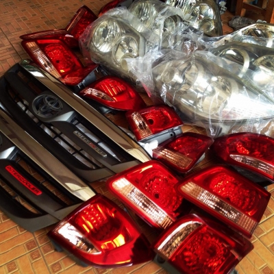 ไฟท้ายหลายรุ่นลองเข้าไปดูครับ ตจวส่งได้ สภาพสวยทุกดวง