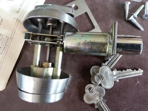 ขายลูกบิดDAIMOND งานใหม่เก่าเก็บเป็นสแตนเลสตราเพชร