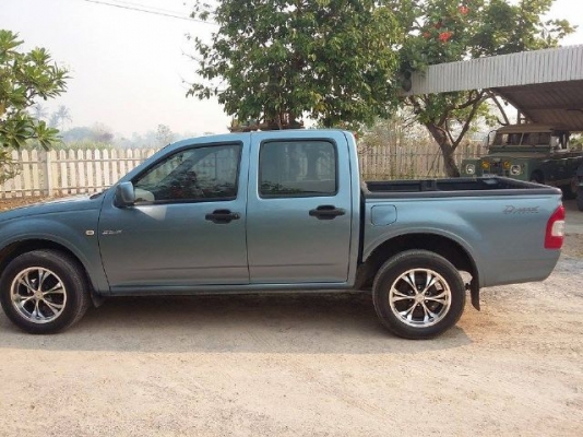 อีซูซุ ดีแมก4 ประตู ปี04 เครื่อง 2500 พวงมาลัยพาวเวอร์ รถมือเดียวป้ายแดง