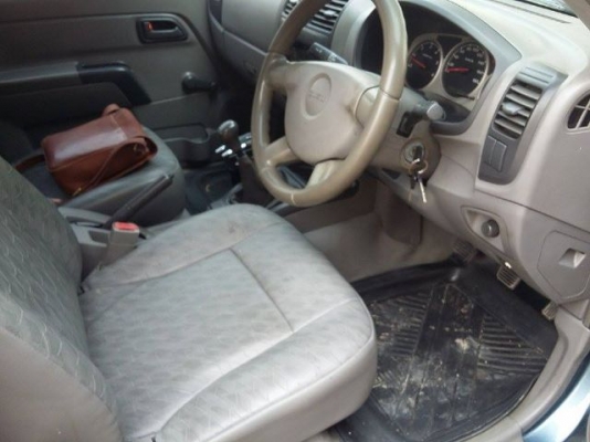 อีซูซุ ดีแมก4 ประตู ปี04 เครื่อง 2500 พวงมาลัยพาวเวอร์ รถมือเดียวป้ายแดง