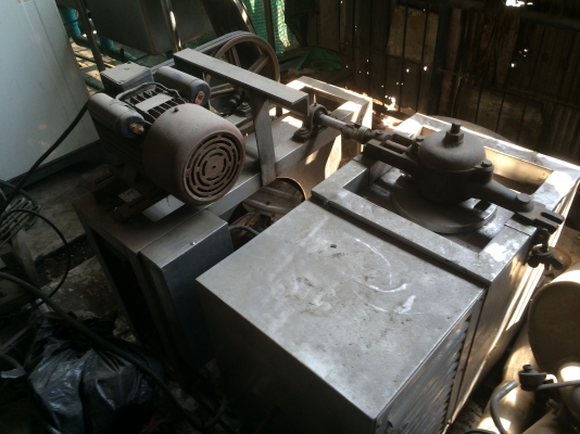 ขายเครื่องปั่้นไอศครีม แบบถังตั้ง ไม่ต้องใช้เกลือน้ำแข็ง ขายเครื่องปั่้นไอศครีม แบบถังตั้ง ไม่ต้องใช้เกลือน้ำแข็ง