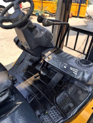 -:-*&bull;*ข า ย ร ถ ย ก นำ เ ข้ า*&bull;*-:-KOMATSU FG25-17 เครื่องเบนซิล+แก๊สเกียร์ออโต้ เสาสูง3เมตร สนใจติดต่อ083-062-0223(ปอนด์)