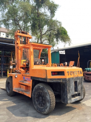 -:-*&bull;*ข า ย ร ถ ย ก นำ เ ข้ า*&bull;*-:-TOYOTA 2FD115 เครื่องดีเซล เกียร์ออโต้ เสาสูง4.5เมตา งากุบเข้าถ่างออก สนใจติดต่อ083-062-0223(ปอนด์)