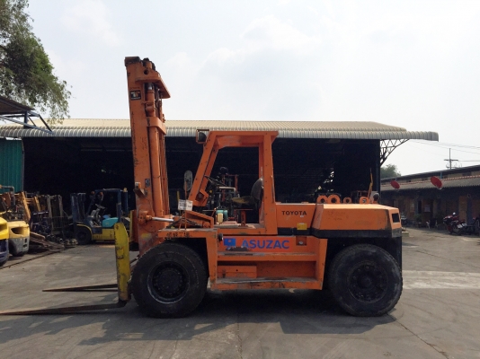 -:-*&bull;*ข า ย ร ถ ย ก นำ เ ข้ า*&bull;*-:-TOYOTA 2FD115 เครื่องดีเซล เกียร์ออโต้ เสาสูง4.5เมตา งากุบเข้าถ่างออก สนใจติดต่อ083-062-0223(ปอนด์)