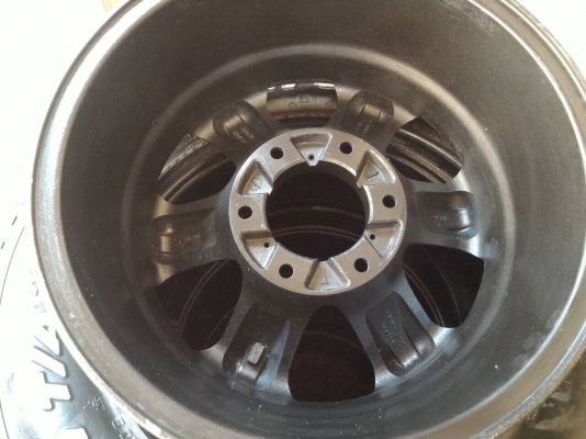 ขายล้อเล็บเหยี่ยวแท้ 7 x  16  Isuzu 4 wd