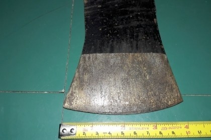 ขายหัวขวานตราเสือเพชรMade in Germany. หนัก1กิโลกรัมงานเก่าเก็บ