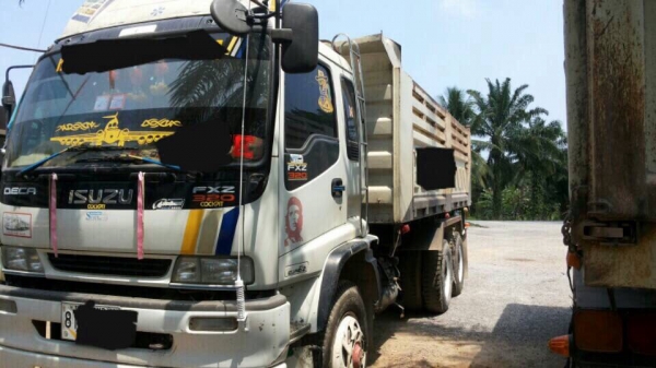 ขายรถ22ล้อดั้มพ์ ISUZU FXZ23NZHF24 เครื่อง320แรงม้ากับหาง SMM ปี51 สนใจโทร 081-970-1072 ขายรถ22ล้อดั้มพ์ ISUZU FXZ23NZHF24 เครื่อง320แรงม้ากับหาง SMM ปี51 สนใจโทร 081-970-1072
