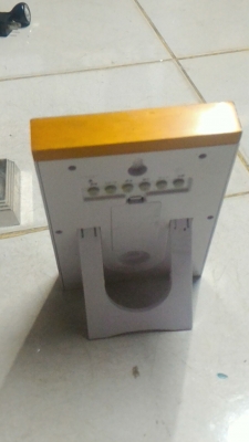 นาฬิกาดิจิตอลใช้ติดผนังหรือตั้งโต็ะได้  ขนาดใหญ่ขนาดเกือบเท่า A 4 แสดงผลทุกอย่าง ลูกเล่นมาให้เยอะ