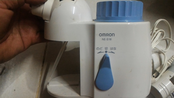 เครื่องเพิ่มปริมาณความชื่นที่พอเหมาะ ยี่ห้อ OMRON ช่วยทำให้ปัญหาเรื่องการหายใจกับผู่เป็นภูมิแพ้
