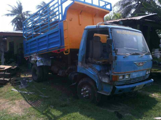 ขายดั๊ม Hino เครื่อง ho7c  185 แรง ช่วงล่าง f รถเต็มสูตร