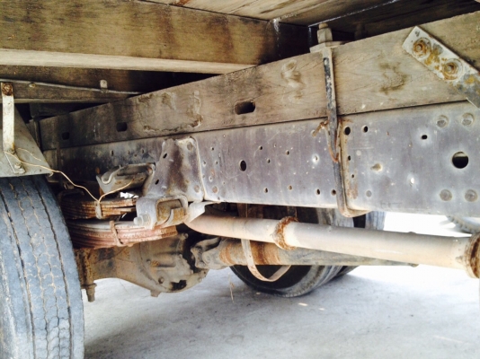 ISUZU  รถบรรทุกของเหลว  ขาย 320,000