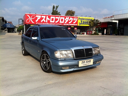 ขายBENZ 300 e โฉมw124 ซันรูฟมีกาบข้าง เก่าเก็บ พร้อมใช้ ชุดแต่งAMG
