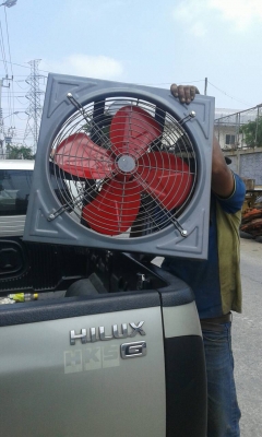 กำลังขนขึ้นรถให้ลูกค้าไปใช้ที่ สวนหสวง ครับ ขอบคุณมากครับ ท่านใดสนใจ พัดลมโรงงาน ราคาเบาๆ ติดต่อ เรานะครับ 081 6221299 ครับ