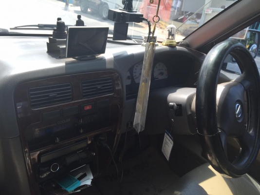 Nissan Frontier 2.7 Cab สีบรอนซ์เงิน ปี2002