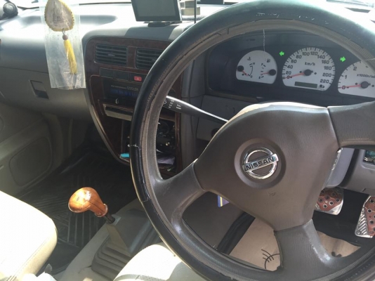 Nissan Frontier 2.7 Cab สีบรอนซ์เงิน ปี2002