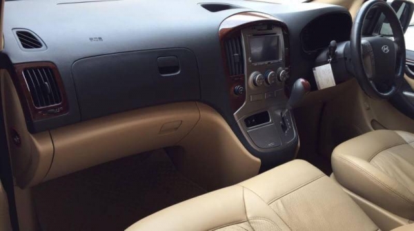 Hyundai Grand Starex VIP สีบ.เงิน ปี2011