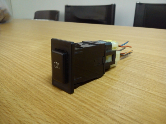 สวิตช์ ISUZU ของ Mu Trooper ทรงตั้ง แบบมีขอบด้านหน้า