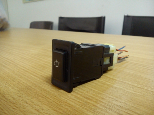 สวิตช์ ISUZU ของ Mu Trooper ทรงตั้ง แบบมีขอบด้านหน้า สวิตช์ ISUZU ของ Mu Trooper ทรงตั้ง แบบมีขอบด้านหน้า