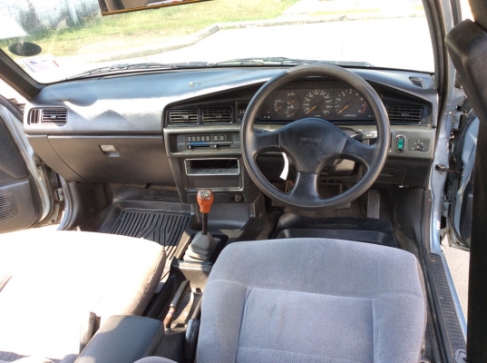 ขายรถ นิสสัน บลูเบิดร์ U12 ปี92 เครื่องหัวฉีด 2.0 เกียร์ธรรมดา เพาเวอร์ กระจกไฟฟ้าทั้งคัน เซ็นทรัลล๊อก ดิสก์เบรค 4ล้อ ภายในเดิมสวยสะอาด แอร์เย็นฉ่ำ ระบบไฟฟ้าใช้ได้หมด ตัวถังเดิมๆสีเต็มเงามีริ้วรอย แม็ก15 รถขับดีครับ พร้อมใช้ ภาษีปี60 ขายถูกครับ