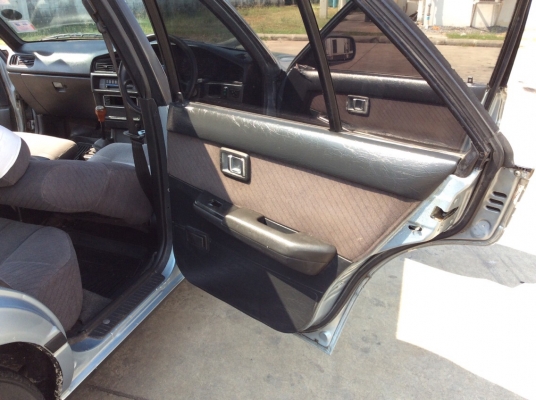 ขายรถ นิสสัน บลูเบิดร์ U12 ปี92 เครื่องหัวฉีด 2.0 เกียร์ธรรมดา เพาเวอร์ กระจกไฟฟ้าทั้งคัน เซ็นทรัลล๊อก ดิสก์เบรค 4ล้อ ภายในเดิมสวยสะอาด แอร์เย็นฉ่ำ ระบบไฟฟ้าใช้ได้หมด ตัวถังเดิมๆสีเต็มเงามีริ้วรอย แม็ก15 รถขับดีครับ พร้อมใช้ ภาษีปี60 ขายถูกครับ