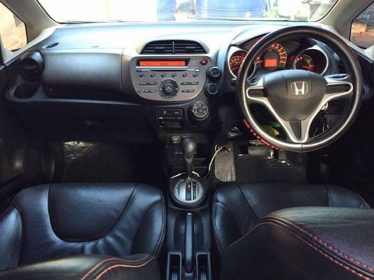 HonDa Jazz 1.5V(AS) i-VTEC สีขาว ปี2011 *Lpg