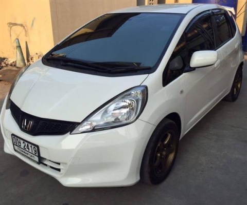 HonDa Jazz 1.5V(AS) i-VTEC สีขาว ปี2011 *Lpg