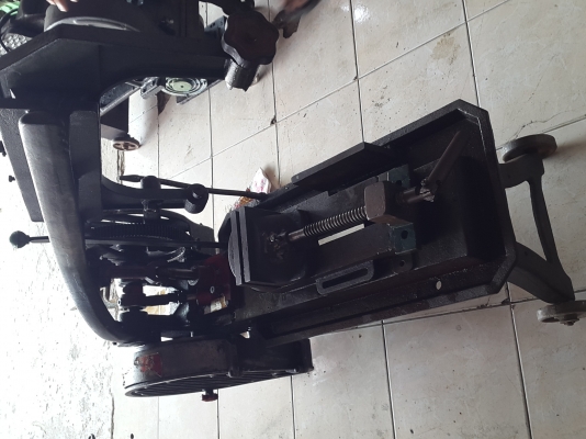 แท่นเลื่อย มี 2 ตัว HERO  และ 555 ตัวละ 6,000 และ 6,500