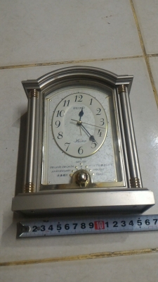 นาฬืกา ESIKO แบบตั้งโต็ะ ปลุกได้ เตือนเมื่อครบชั่วโมง รูปทรงสวยงาม