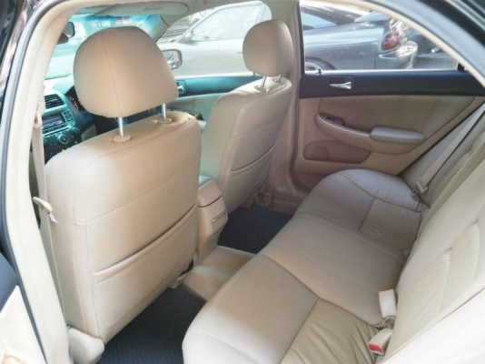 Honda Accord 2.4 i-vtec สีดำ ปี2005 Honda Accord 2.4 i-vtec สีดำ ปี2005