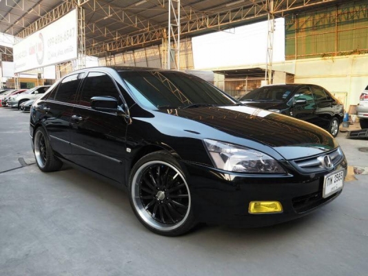 Honda Accord 2.4 i-vtec สีดำ ปี2005 Honda Accord 2.4 i-vtec สีดำ ปี2005