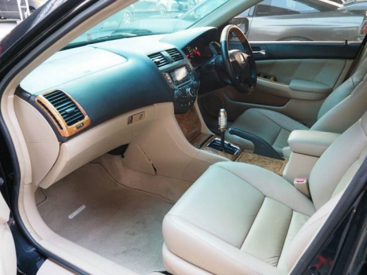 Honda Accord 2.4 i-vtec สีดำ ปี2005 Honda Accord 2.4 i-vtec สีดำ ปี2005