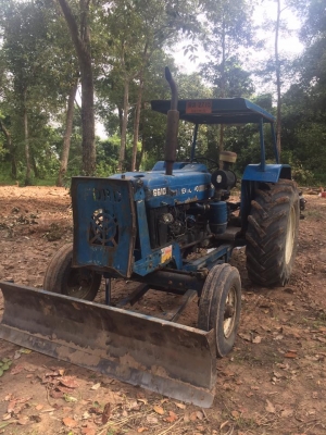 ด่วนครับขายรถไถฟอร์ด6600 เสื้อลาย เอกสารเล่มทะเบียน