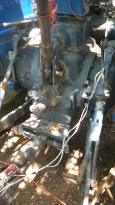 ด่วนครับขายรถไถฟอร์ด6600 เสื้อลาย เอกสารเล่มทะเบียน