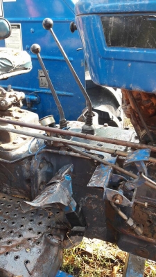 ด่วนครับขายรถไถฟอร์ด6600 เสื้อลาย เอกสารเล่มทะเบียน