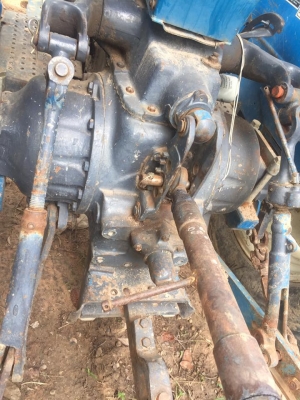 ด่วนครับขายรถไถฟอร์ด6600 เสื้อลาย เอกสารเล่มทะเบียน