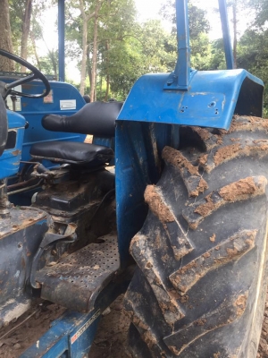 ด่วนครับขายรถไถฟอร์ด6600 เสื้อลาย เอกสารเล่มทะเบียน