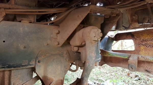 ขาย เทนเลอร์ 10 ล้อ 2 เพลา UD CW41M วางเครื่อง EM100 220 แรงม้า คัสซีสวยตลอดเส้น ต่อเหล็กบีมหน้า 8 เจาะร้อย เบรคลมดัน พาวเวอร์ ยางเต็ม ทะเบียนพร้อมโอนครับ