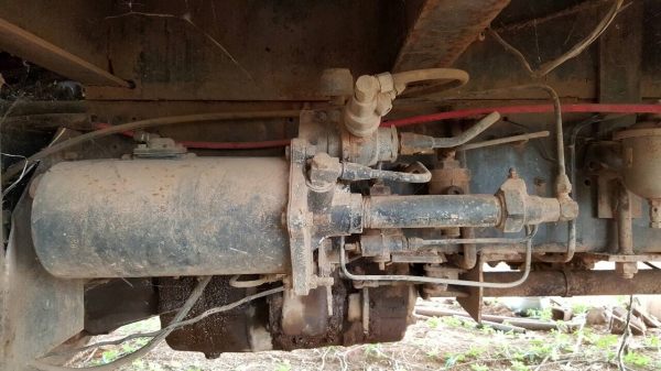 ขาย เทนเลอร์ 10 ล้อ 2 เพลา UD CW41M วางเครื่อง EM100 220 แรงม้า คัสซีสวยตลอดเส้น ต่อเหล็กบีมหน้า 8 เจาะร้อย เบรคลมดัน พาวเวอร์ ยางเต็ม ทะเบียนพร้อมโอนครับ