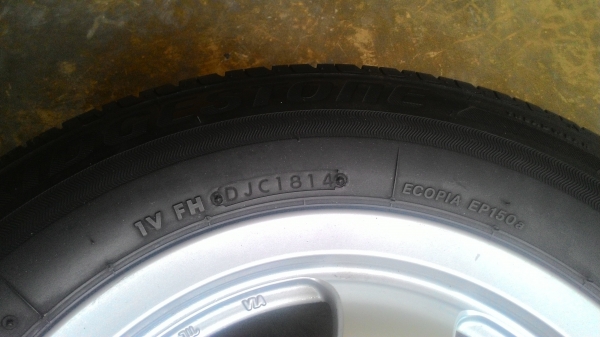 แม๊กขอบ13-4รู-100-114 ยางบริสโตน175/70/13ปี14 คู่3200บาท