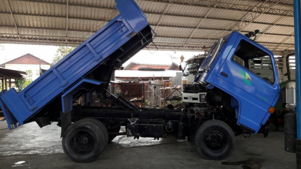 ขาย 6 ล้อดั้ม 3 คิว เครื่อง 4JB1 88 แรงม้า คัสซีสวยตลอดเส้น แอร์ครบ ทะเบียนพร้อมโอน